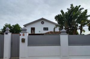 fachada-chalet-pilas